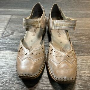 Remonte flat leather sandals woman’s size 38